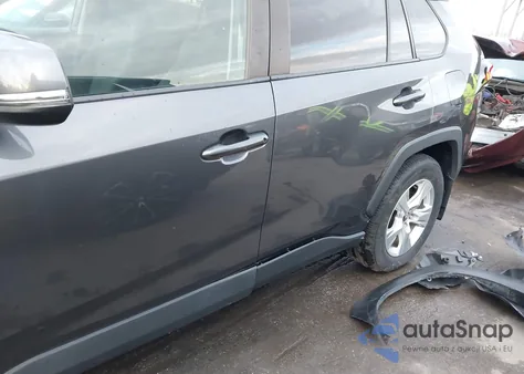 2021 Toyota Rav4 Xle z USA, uszkodzony, nr VIN 2T3P1RFV4MW167191